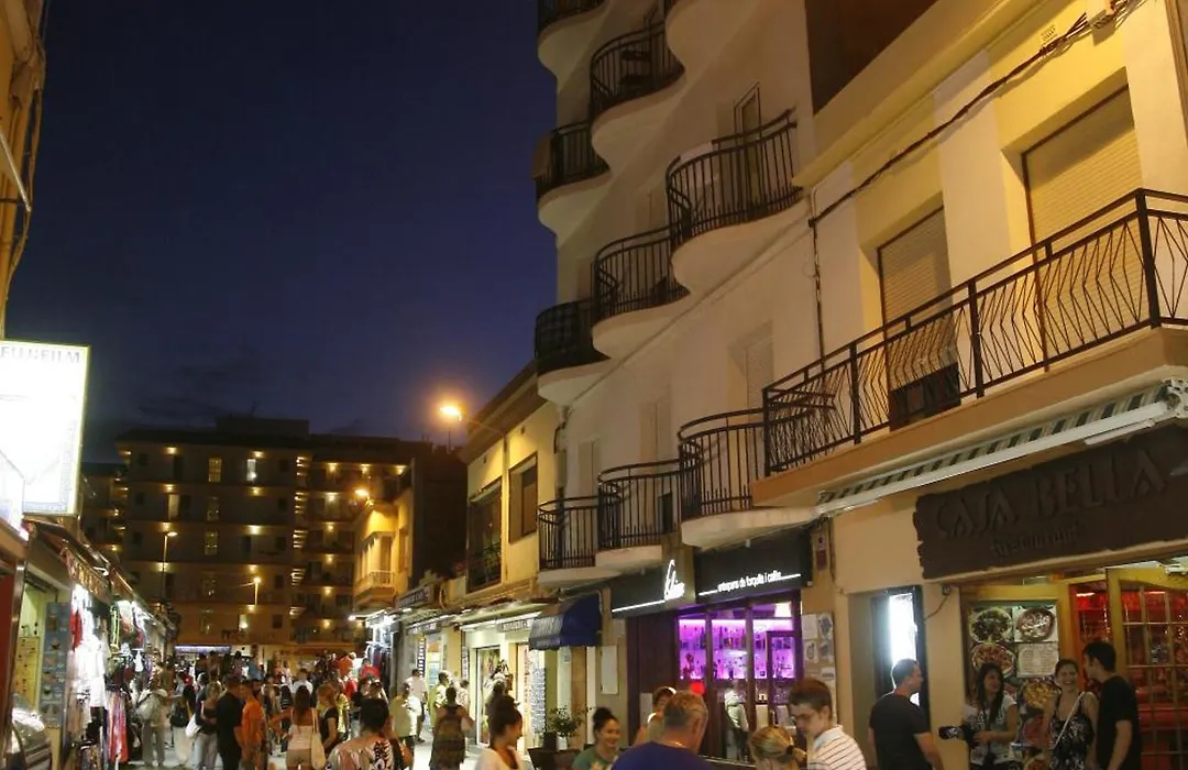 Aparthotel Iris-1