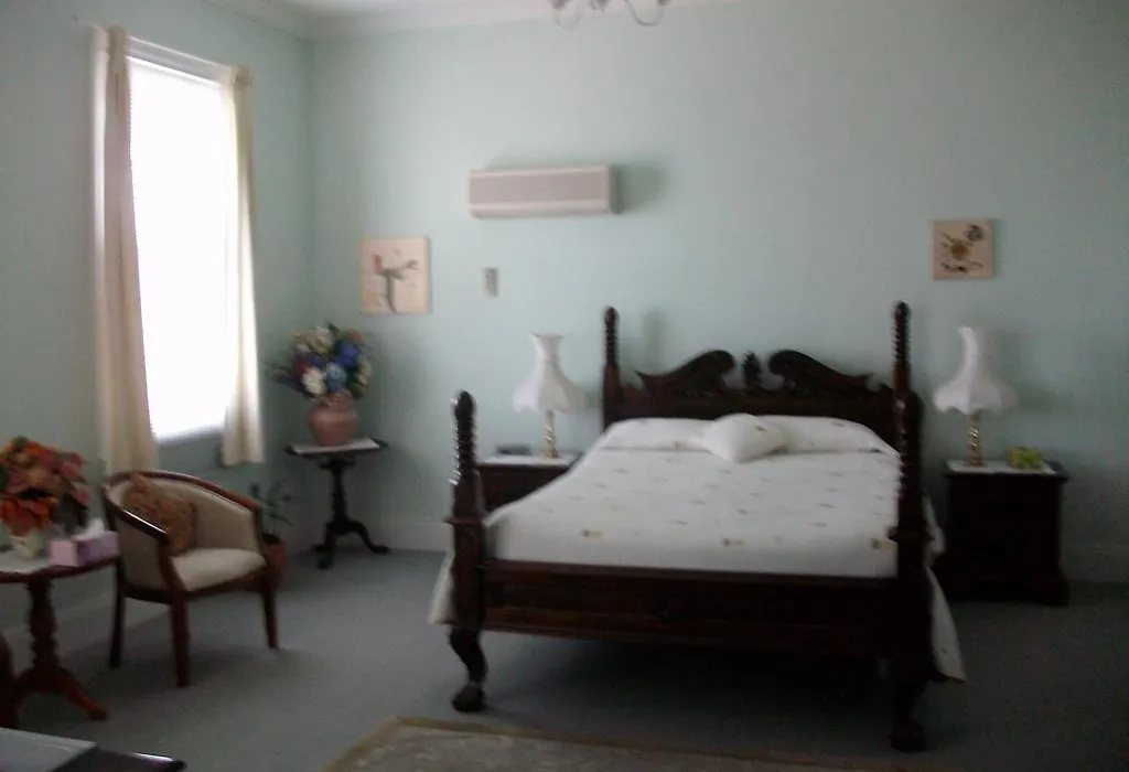 Stella'S Dromana Hotel-1