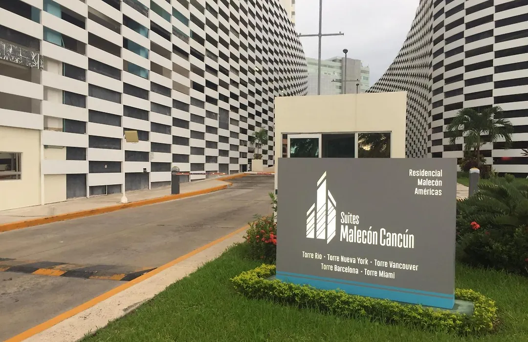 Suites Malecon Cancun-1