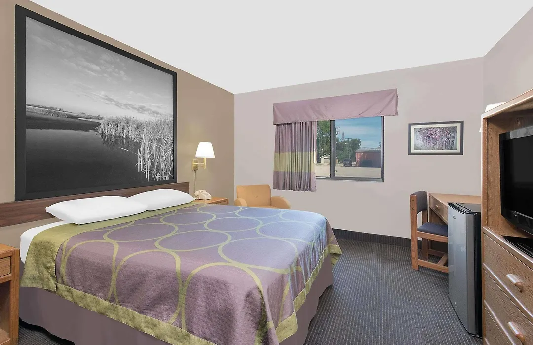 Super 8 By Wyndham Lisbon-1