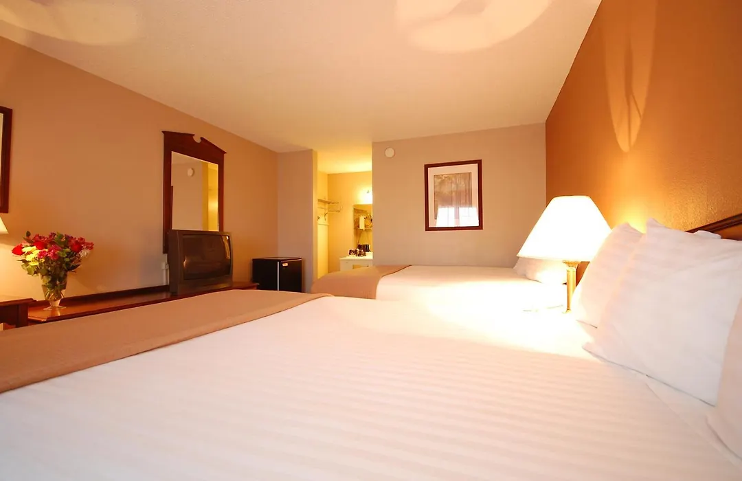 Magnuson Hotel Red Baron-1