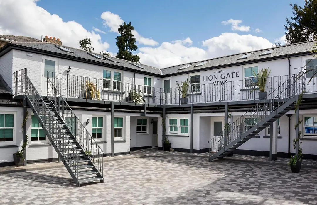 The Lion Gate Mews-1