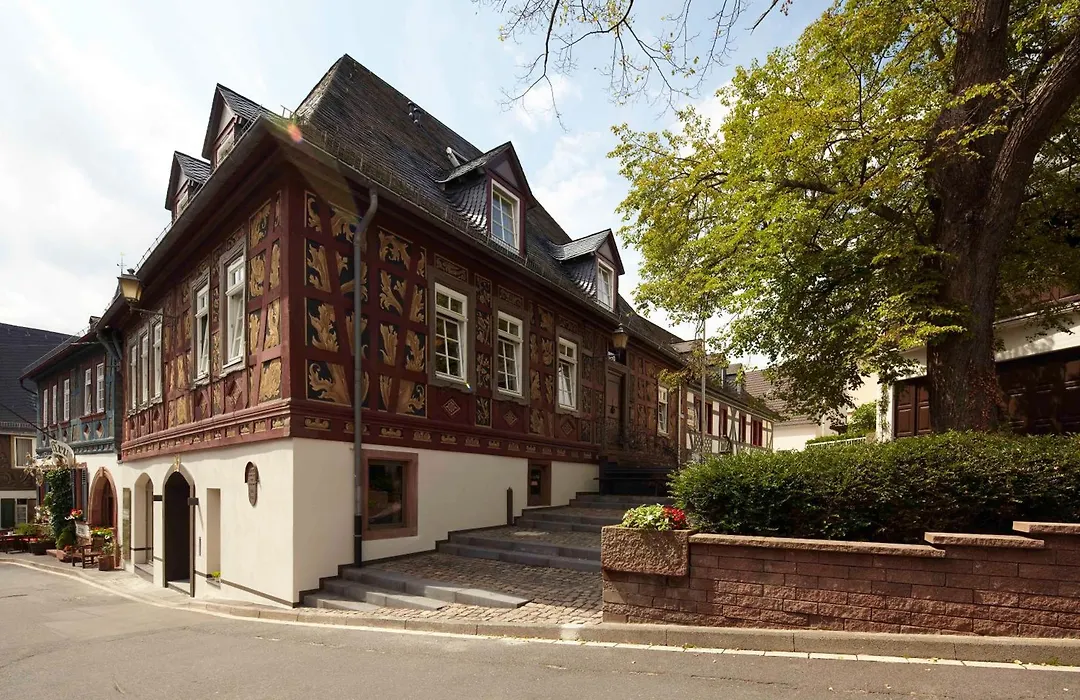 Hotel und Weinhaus Zum Krug-1