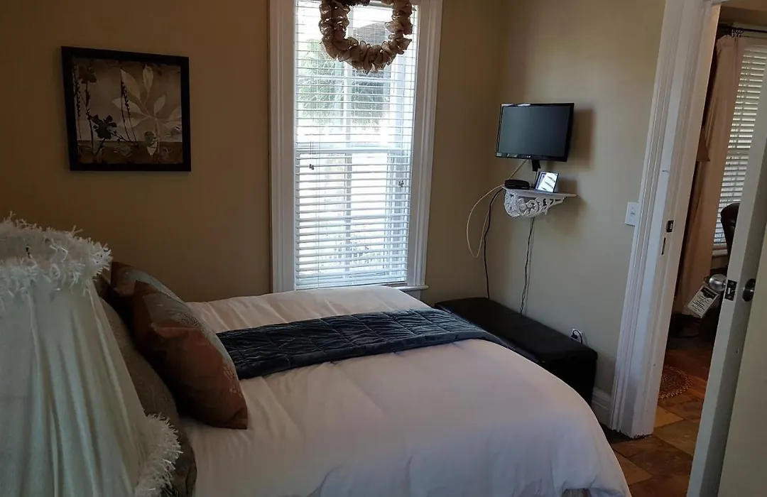 Hellemsfield Inn & Bed And Breakfast-1