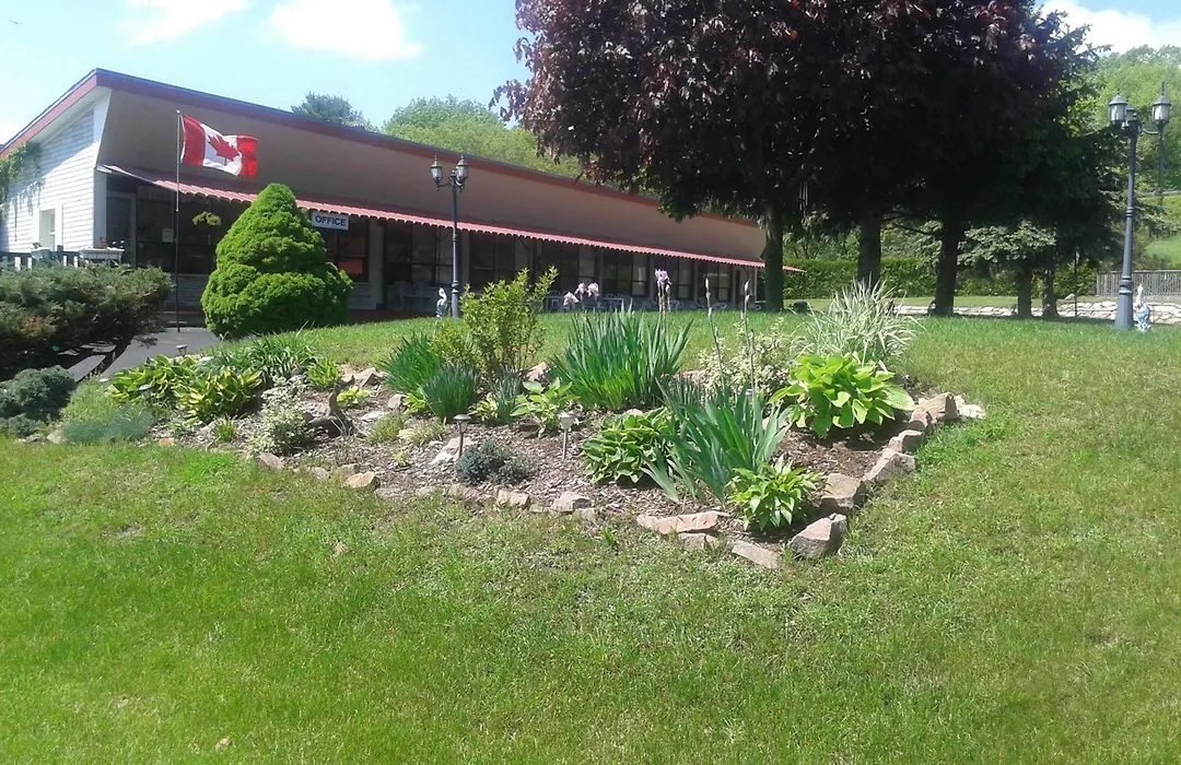 Capricorn Motel Royale 1000 Islands-1