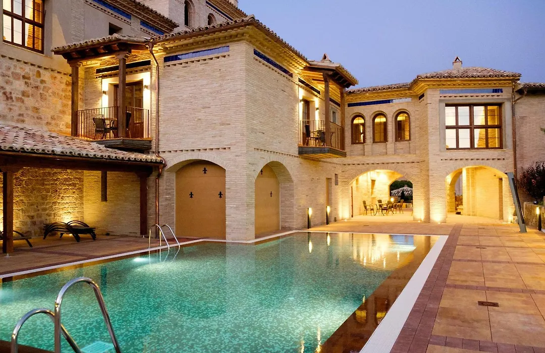 Hotel Villa de Alquézar-1