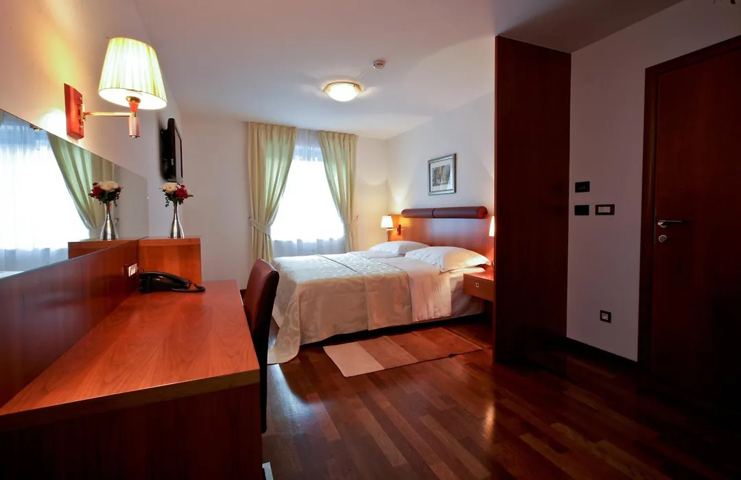 Hotel Croatia-1