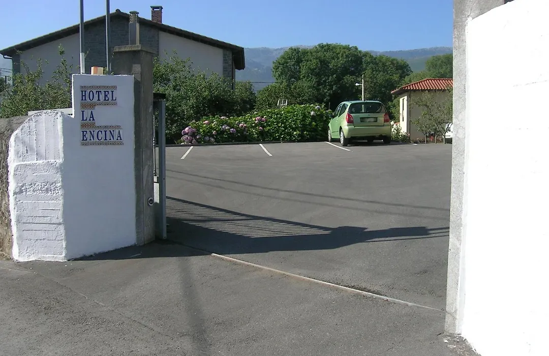 Hotel La Encina Celorio Llanes Parking-1