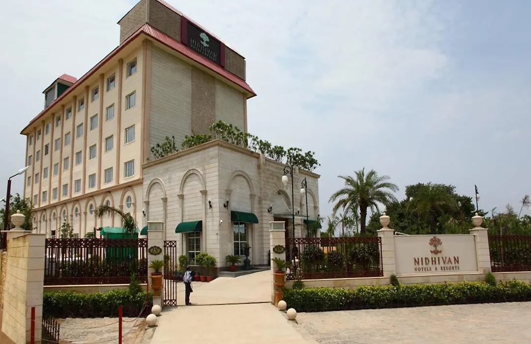 Nidhivan Sarovar Portico Vrindavan-1