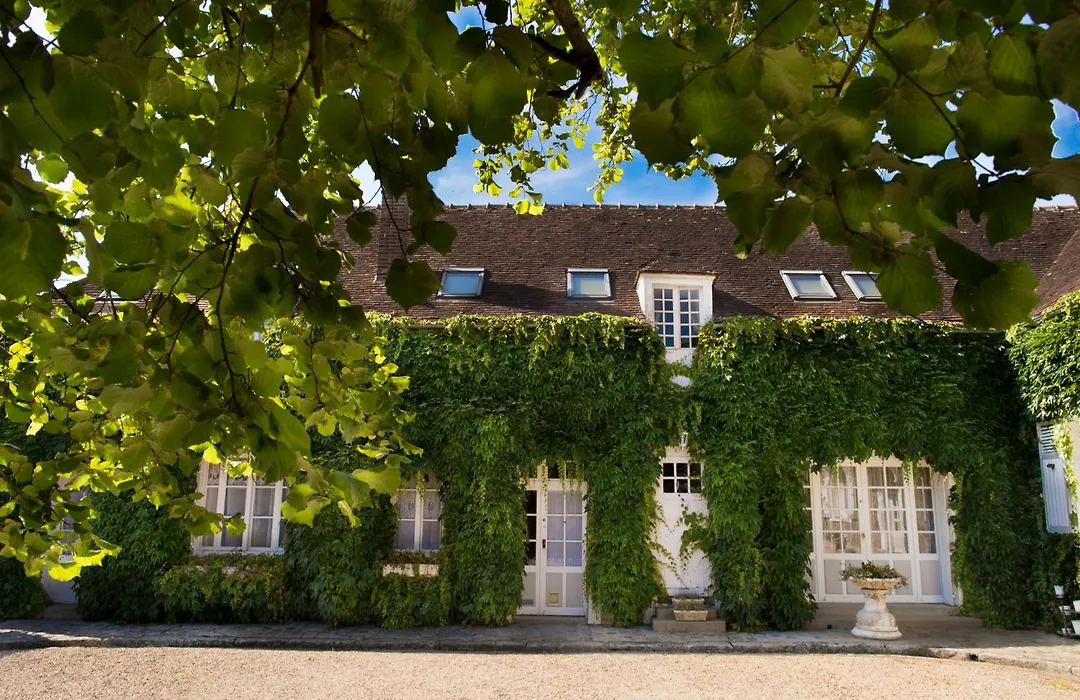 Aux Charmes De Maintenon-1