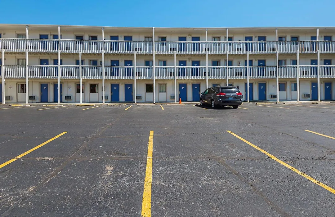 Motel 6-Blue Springs, Mo-1