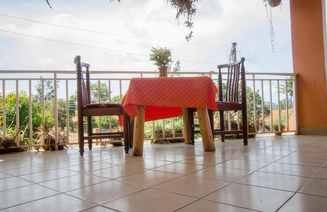La Grand Chez Johnson Hotel Muyenga-1