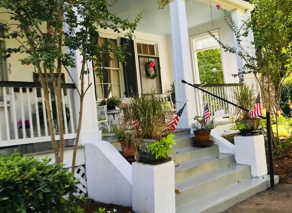 Magnolia Cottage Bed And Breakfast-1