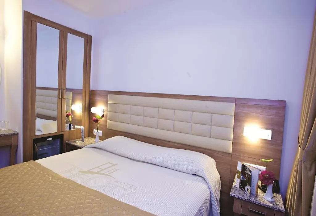 The City Hotel-1
