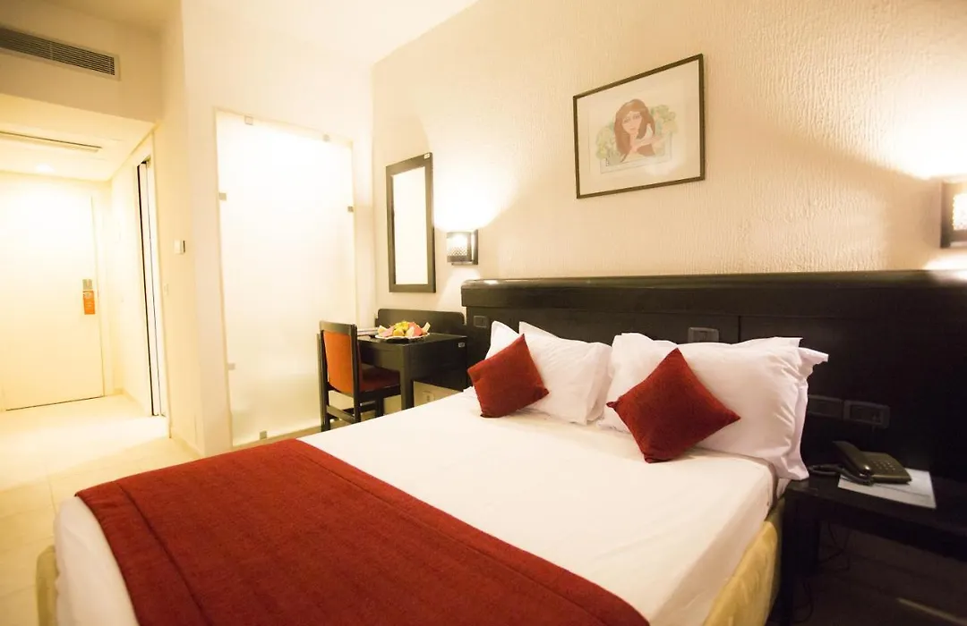 Ambassadeurs Hotel-1