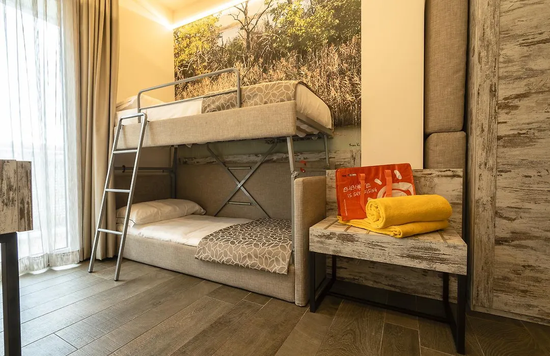 Hotel Ambassador-1