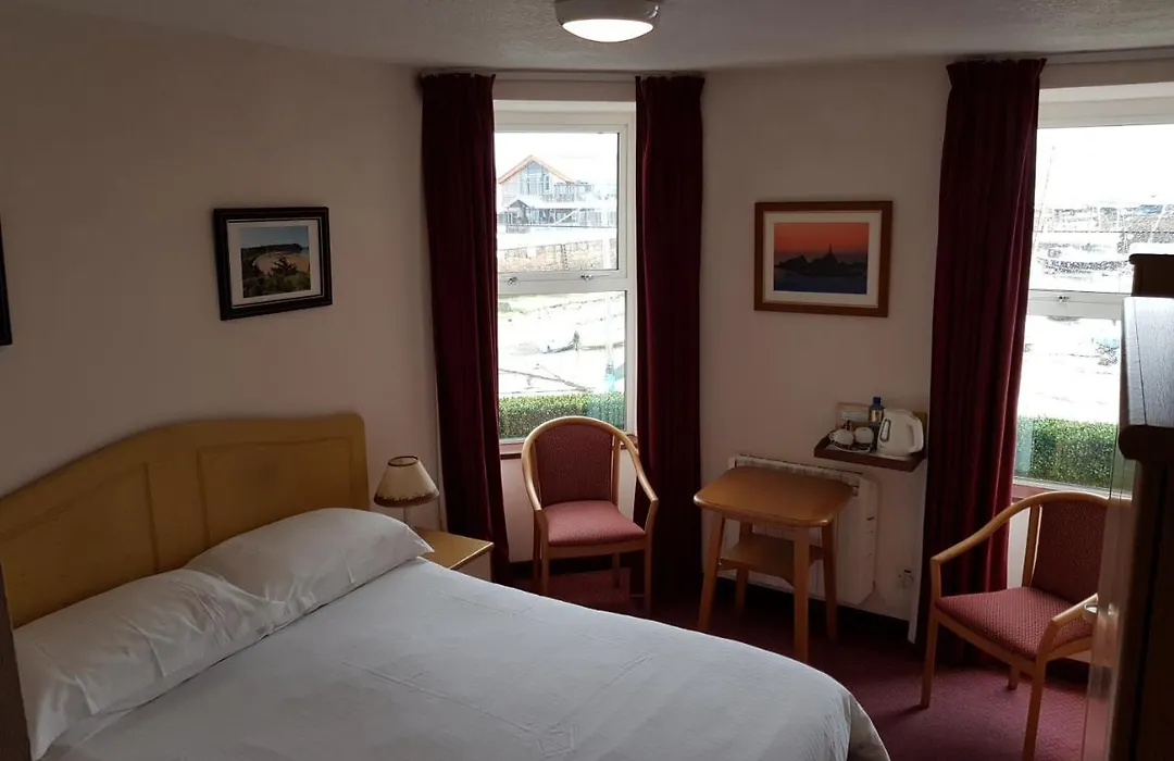 Bon Viveur Guest House-1