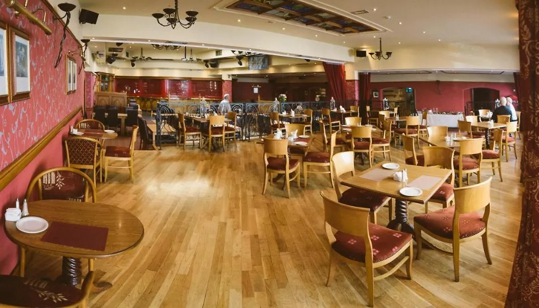 The Farnham Arms Hotel-1