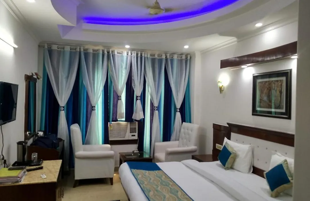 Hotel Tjs Grand-1