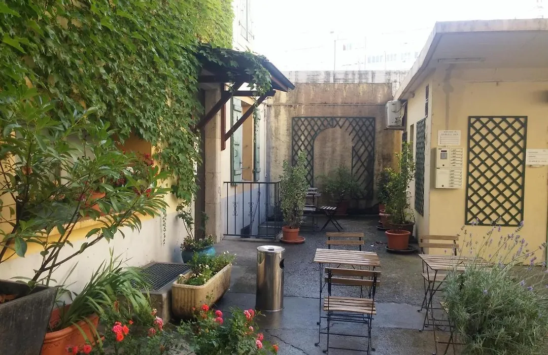 Appart'Hôtel Residence Dizerens-1