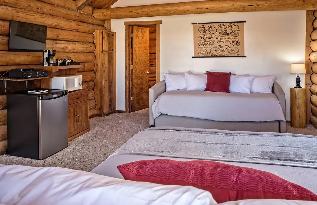 Triangle C Cabins-1