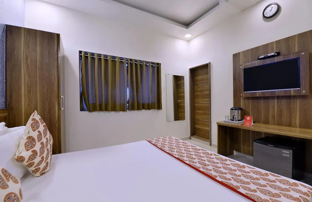 Hotel Golden Berry-1