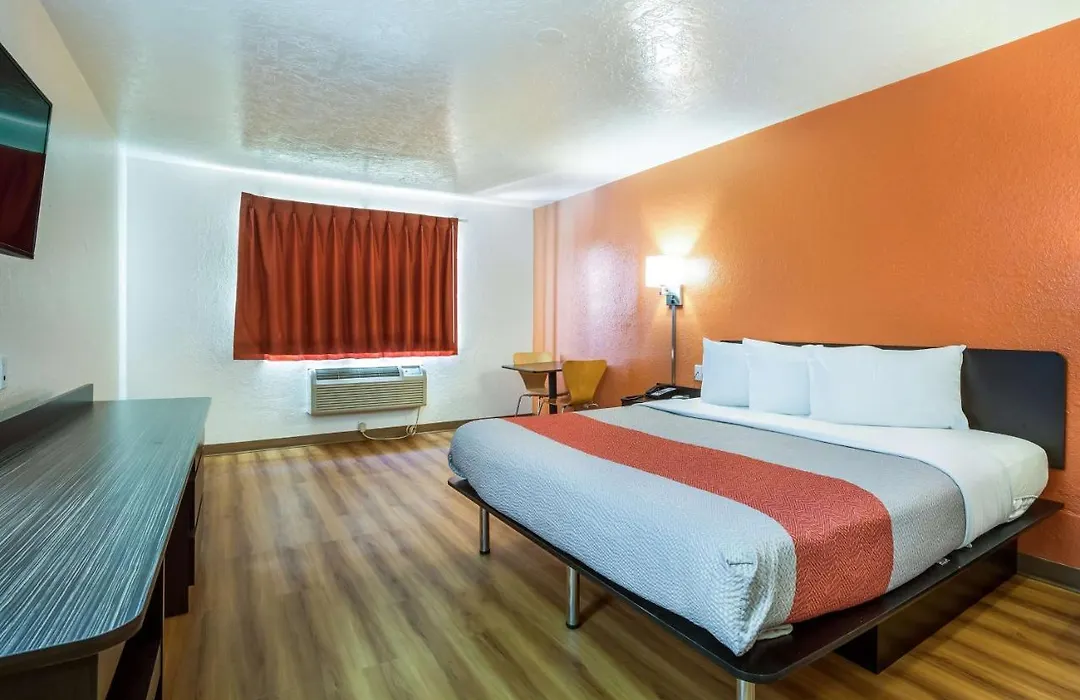 Motel 6 Houston North - Spring-1
