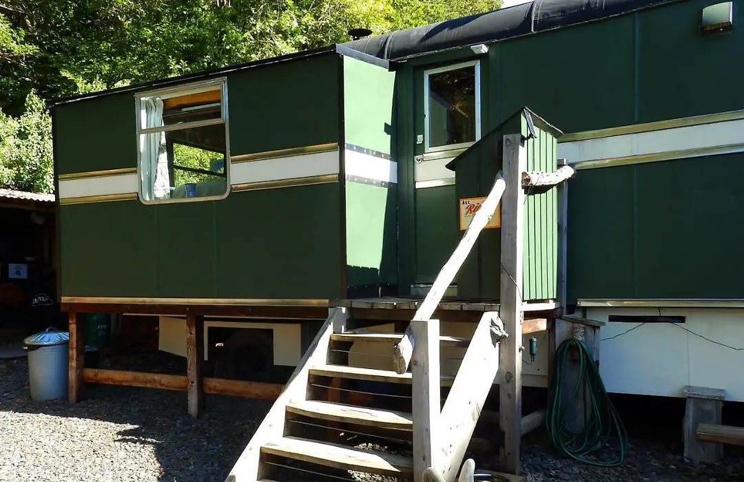 Showman'S Wagon At Coed Cae-1