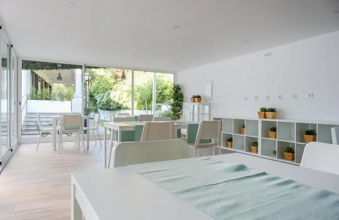 4U Lisbon Airport Suites-1