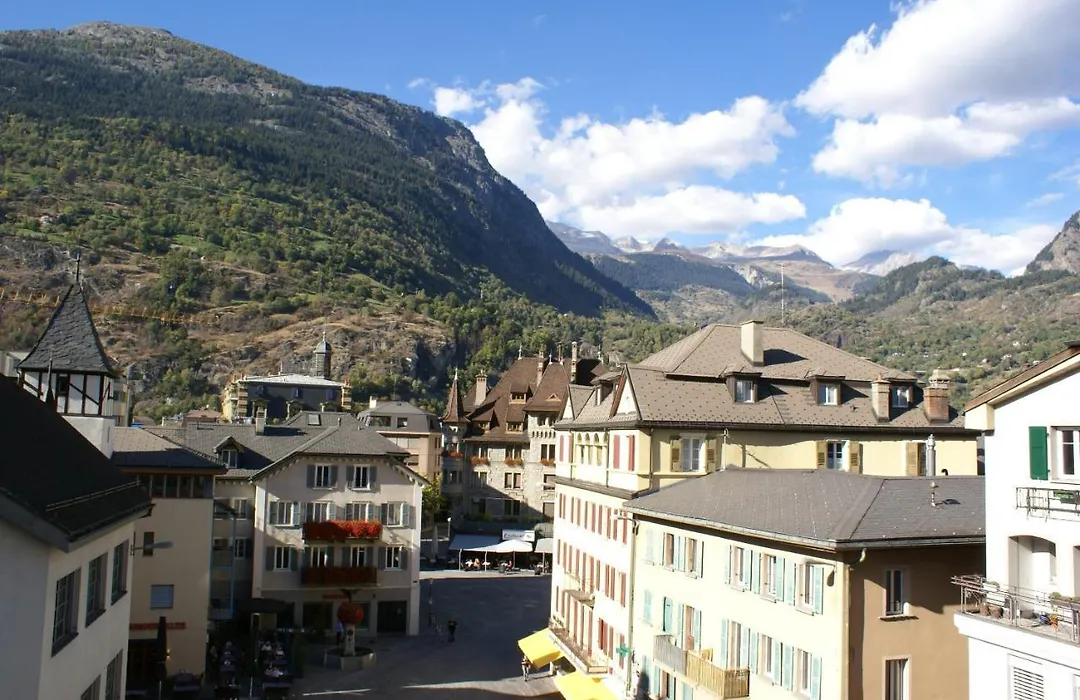 Hotel Du Pont-1