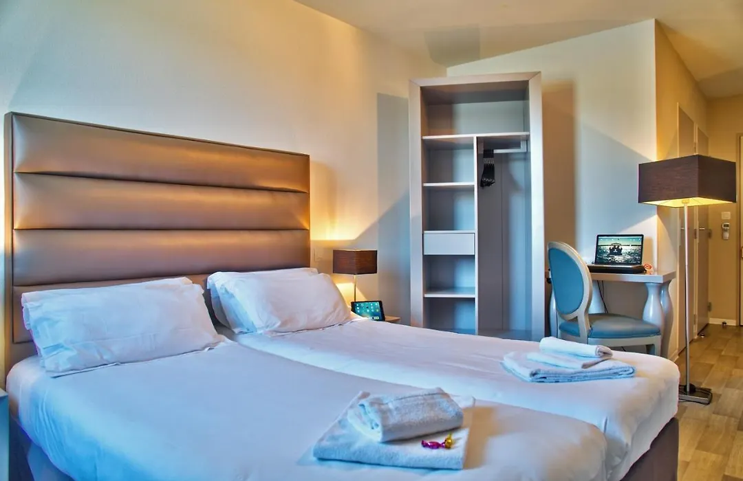 Adonis Hotel Bayonne-1