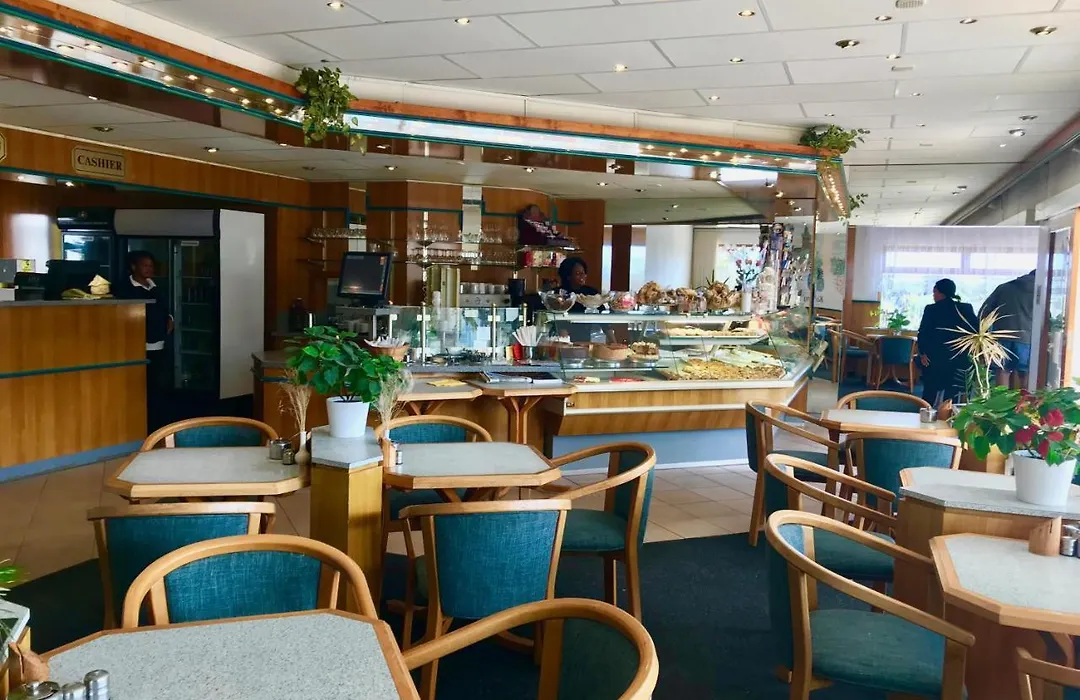 Hotel Schweizerhaus/Cafe Anton-1