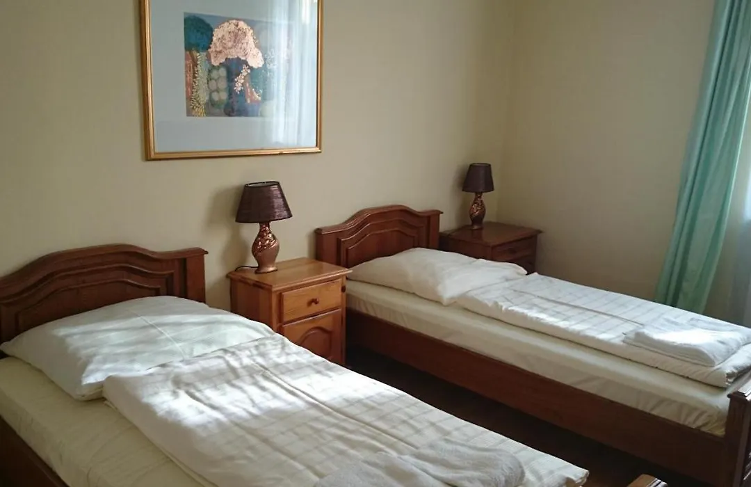 City Hotel Garni-1
