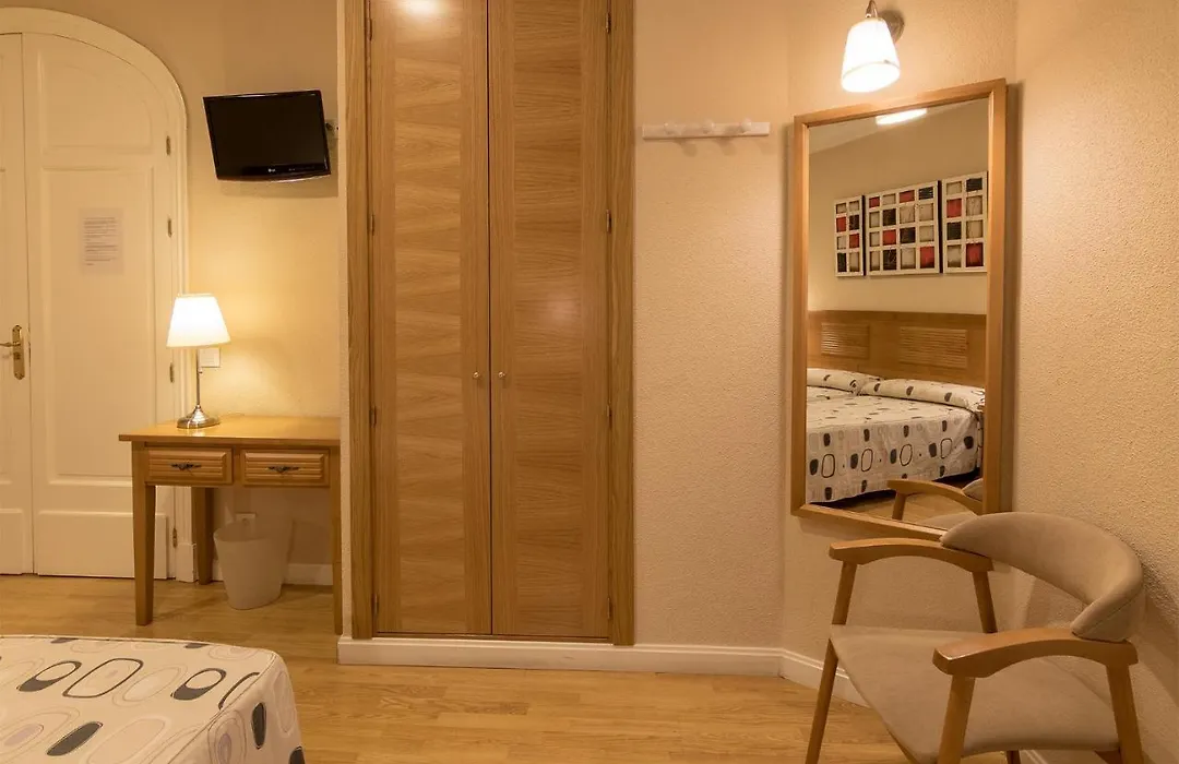 Hostal Santillan-1