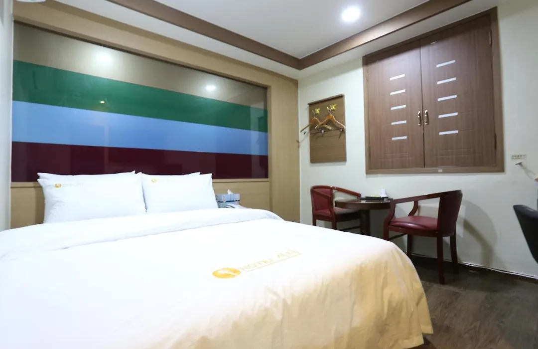 City Park Hotel-1