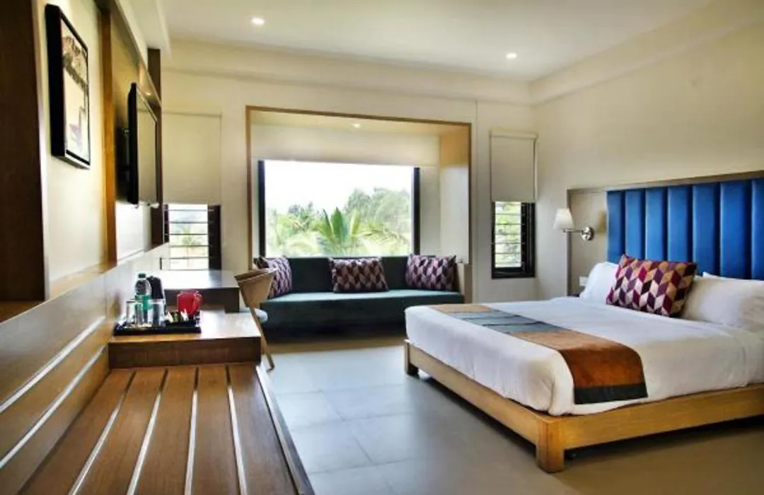Purple Cloud Hotel-1