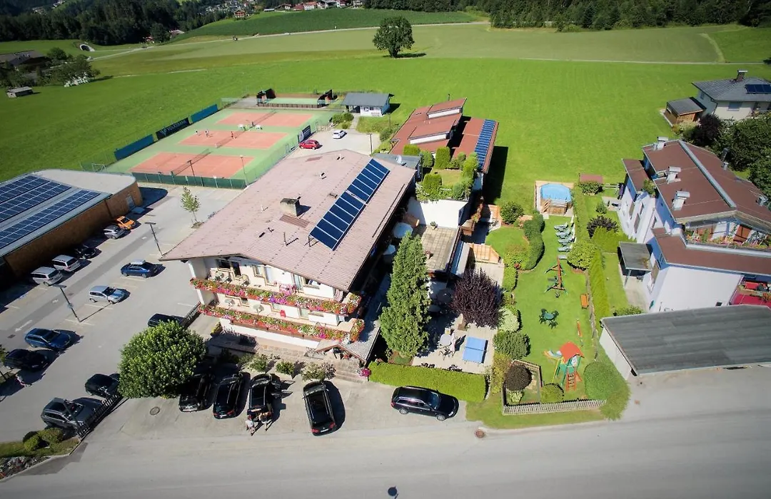 Angerer Alpine Suiten und Familienappartements Tirol-1