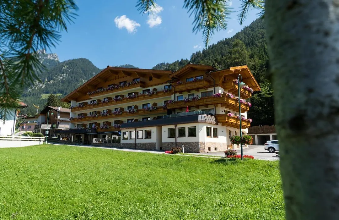 Hotel Huber Hochland-1