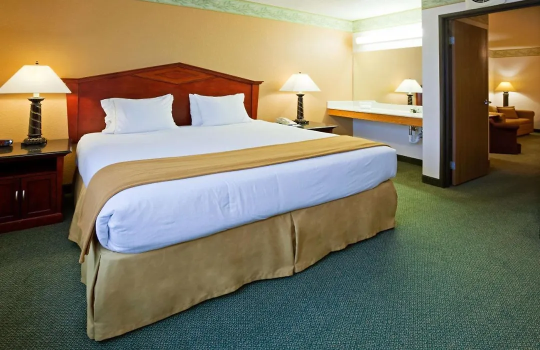 Quality Inn & Suites Eagan-1