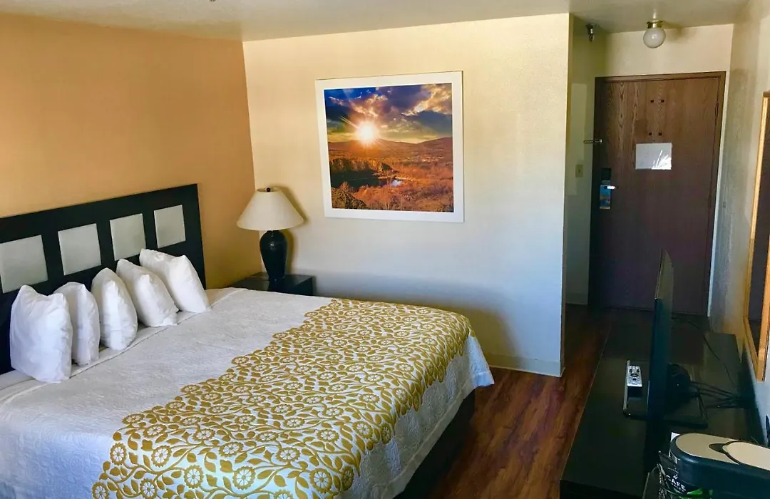 Days Inn By Wyndham Taos-1
