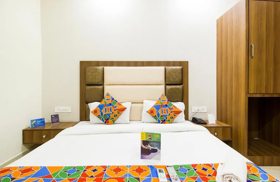 Fabhotel Royal Villa Hussainpura Chowk-1