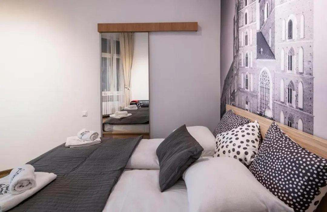 Cracow Rent Apartments - Spacious Apartments For 2-7 People In Quiet Area - Kolberga Street Nr 3 - 10 Min To Main Square By Foot-1