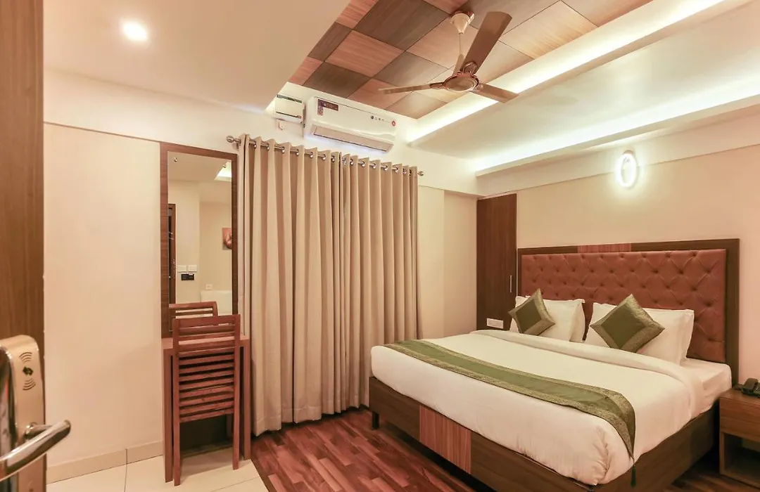 Treebo Goodland Residency - 500M From Railway Station-1