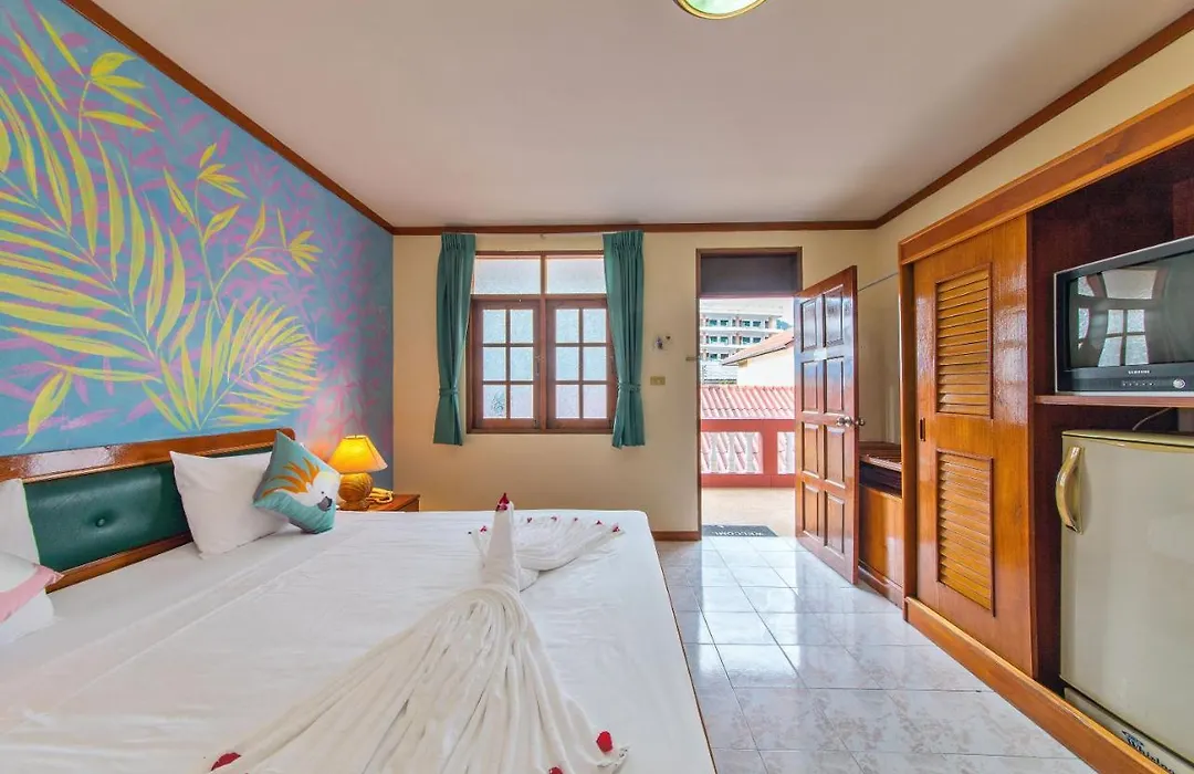Panda Hotel-1