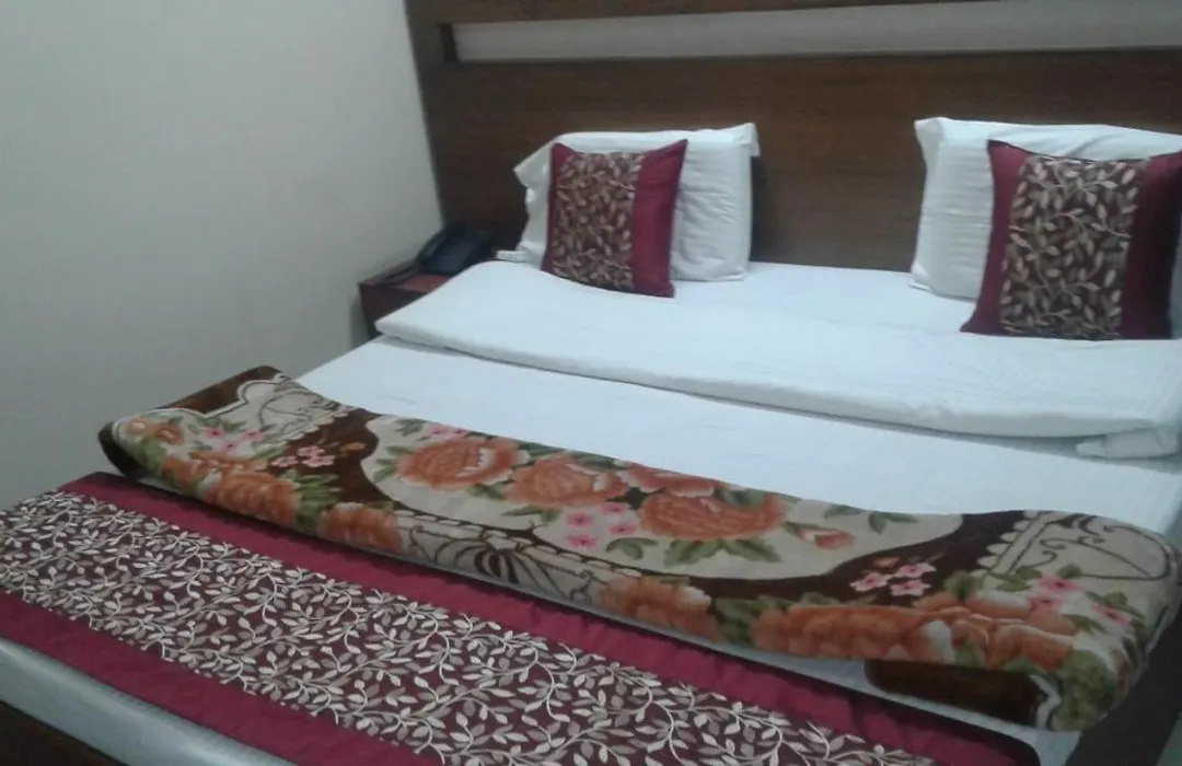 Pamposh Guest House Gk II Market-1