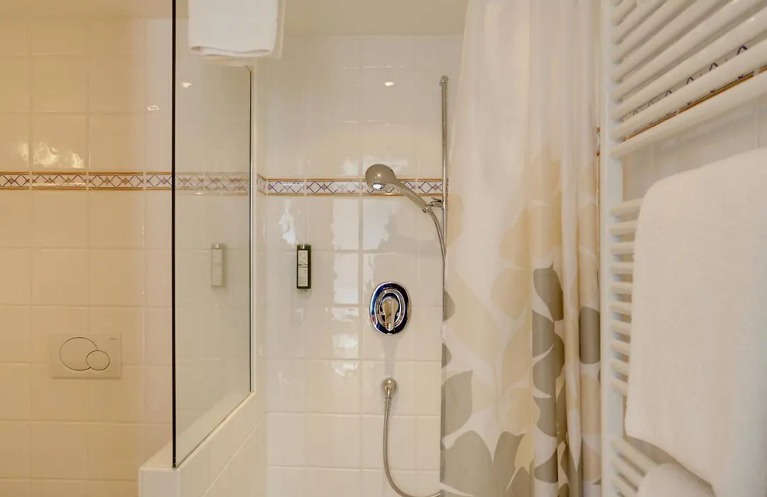 Elisabeth Hotel Garni-1