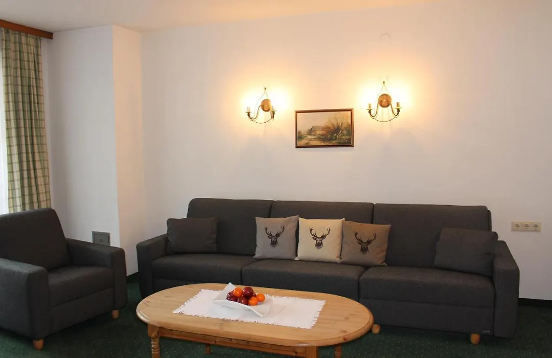 Apart Hotel Garni Strasser-1