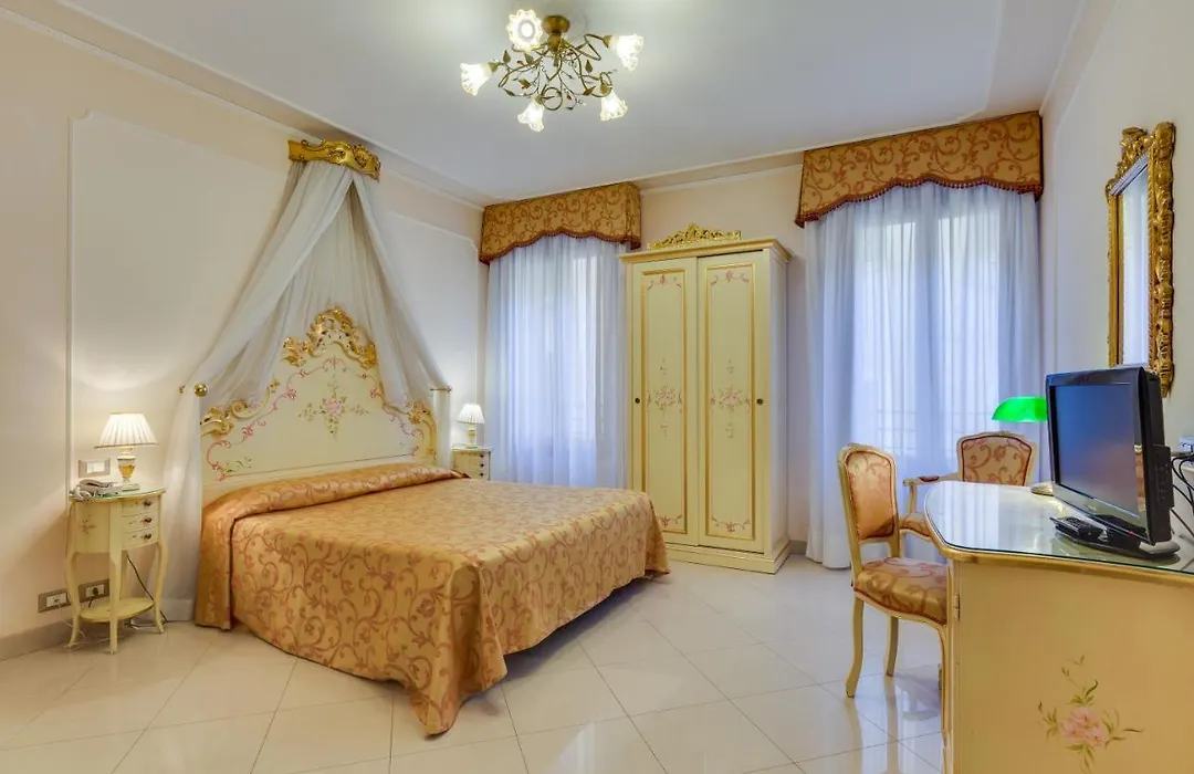 Hotel At Leonard-1