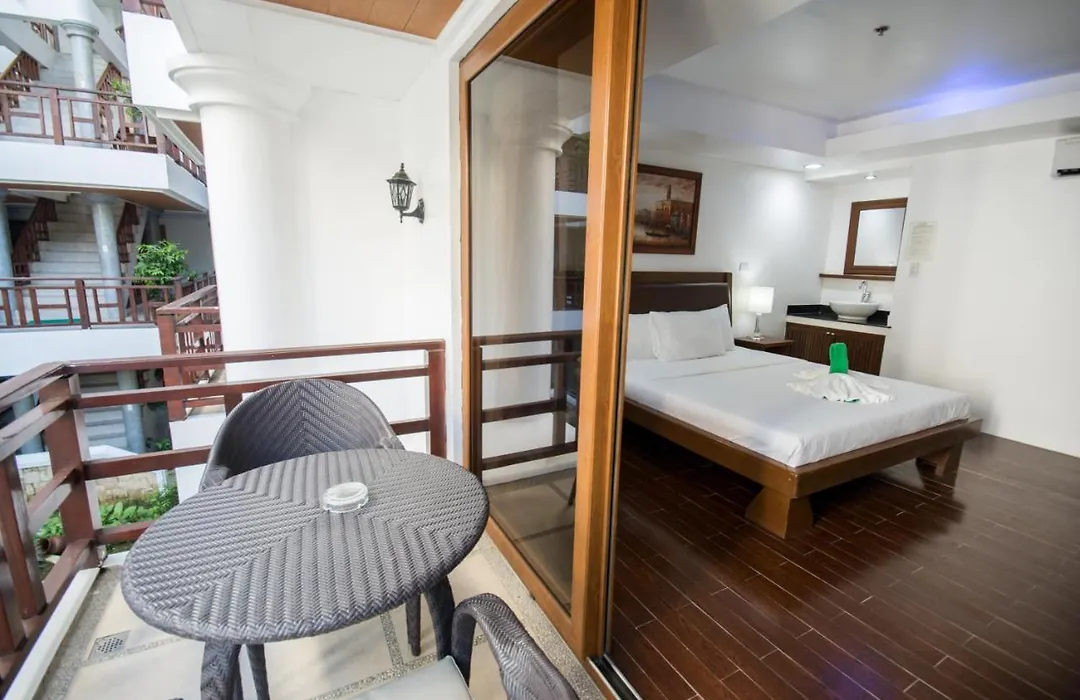 Giulius Boracay Italian Resort-1