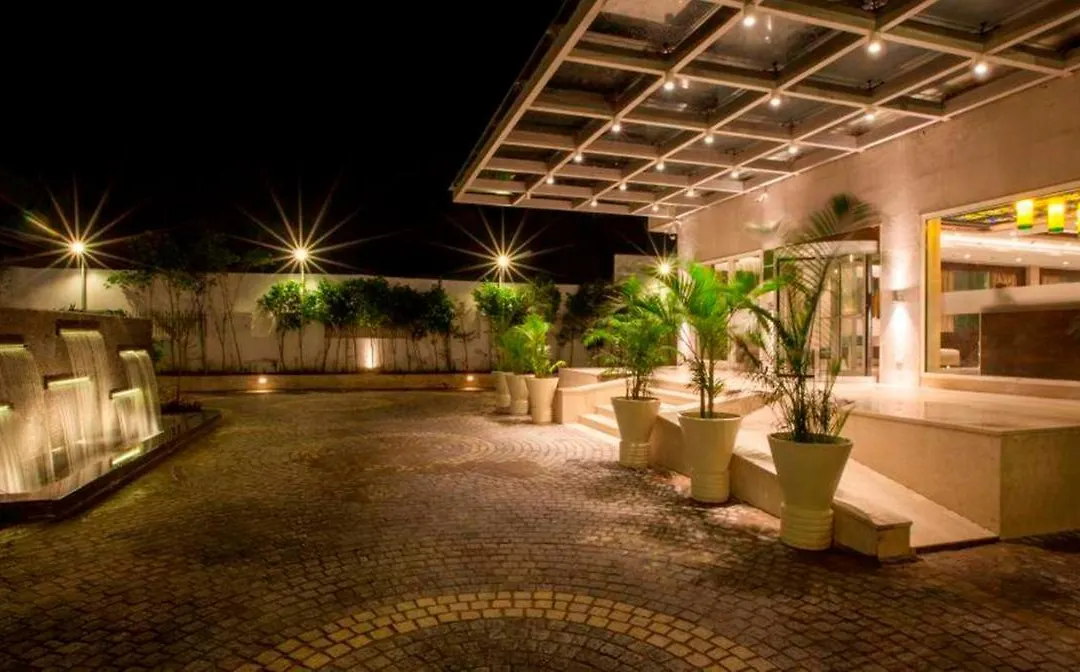 Lemon Tree Hotel Lucknow Airport-1